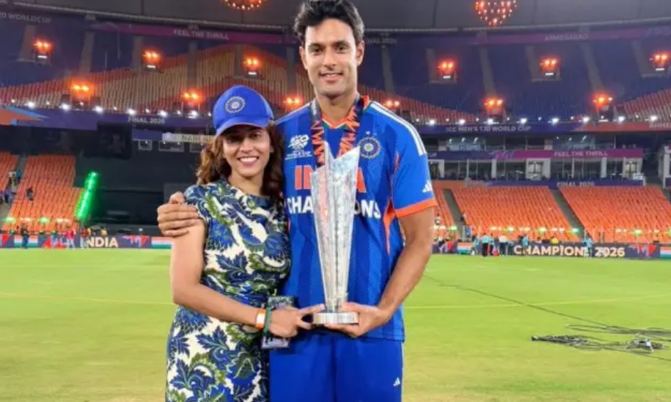 రైలులో సీక్రెట్ గా శివం దూబే ప్రయాణం